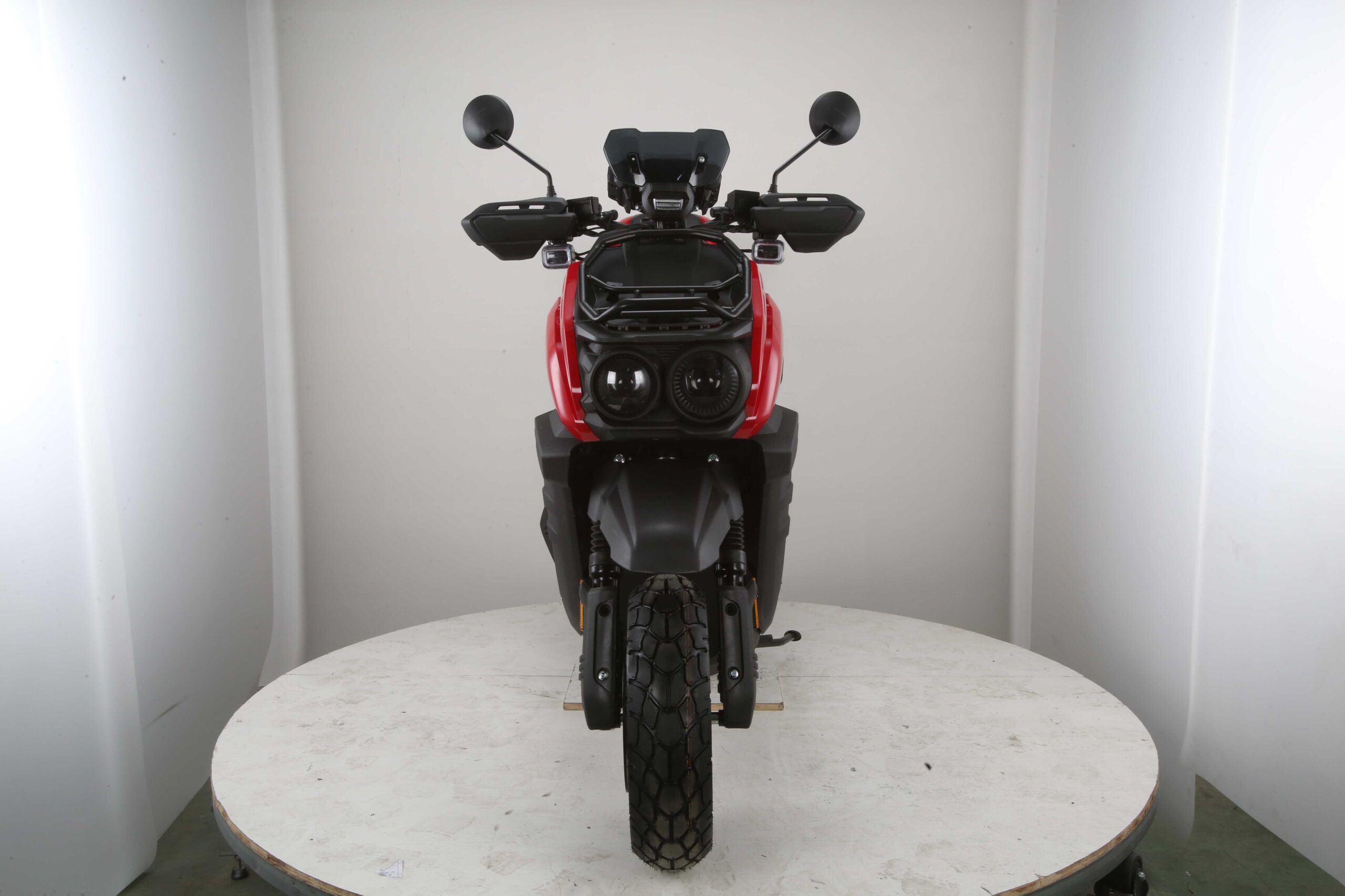 TANK 200 EFI (Gen 1)